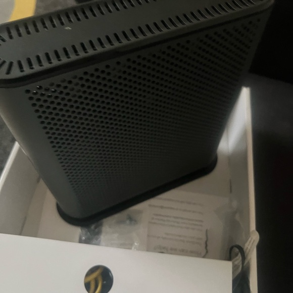 Cable Modem plus Router MG7310 DOCSIS 3.0 - Picture 4 of 4